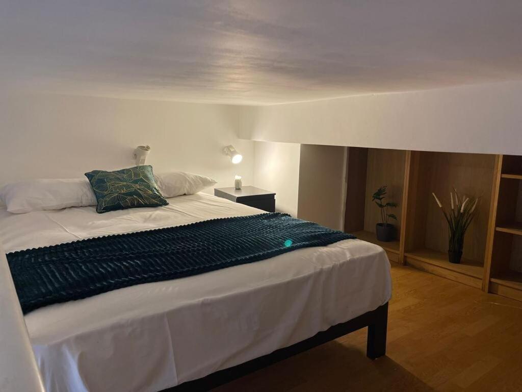 Portobello Road Artistic Studios 'Budget' London Room photo