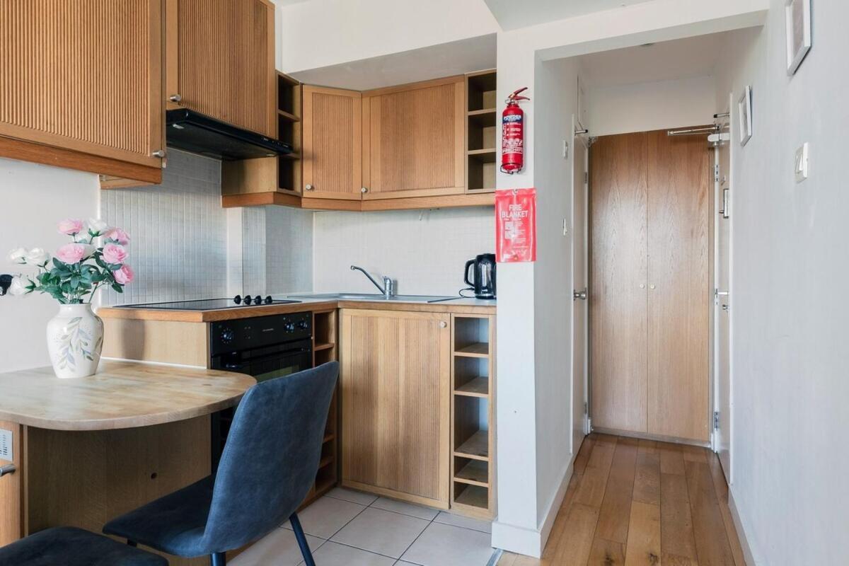 Portobello Road Artistic Studios 'Budget' London Room photo